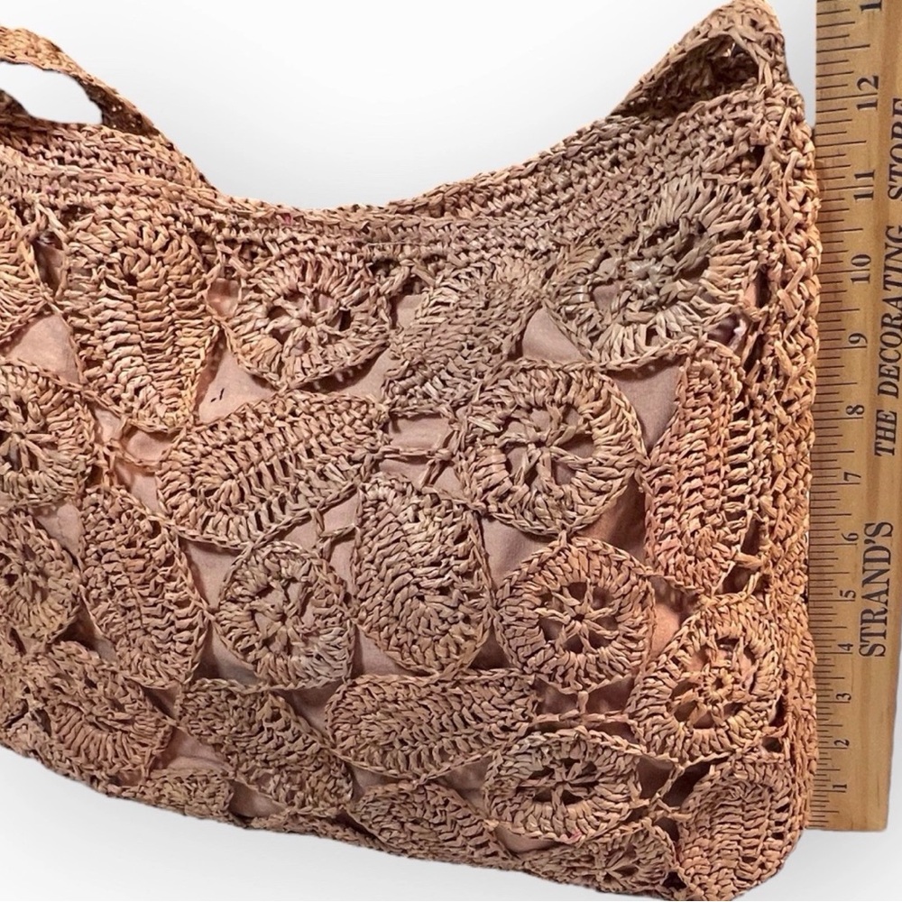🌺Beautiful Floa Bella Handcrafted woven Tan Shoulder Bag🌺 - Picture 6 of 11